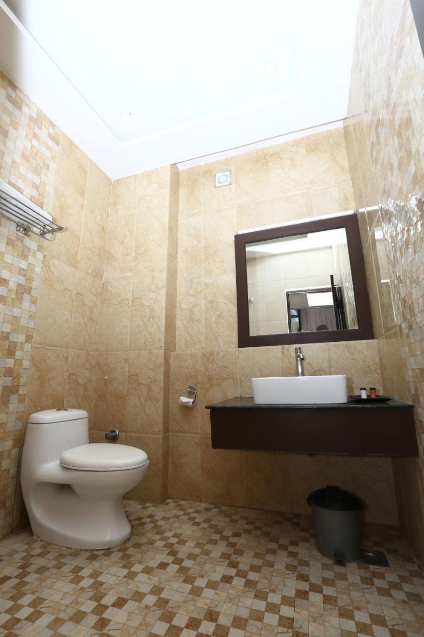 The Down Town Hotel Haidarábád Kültér fotó